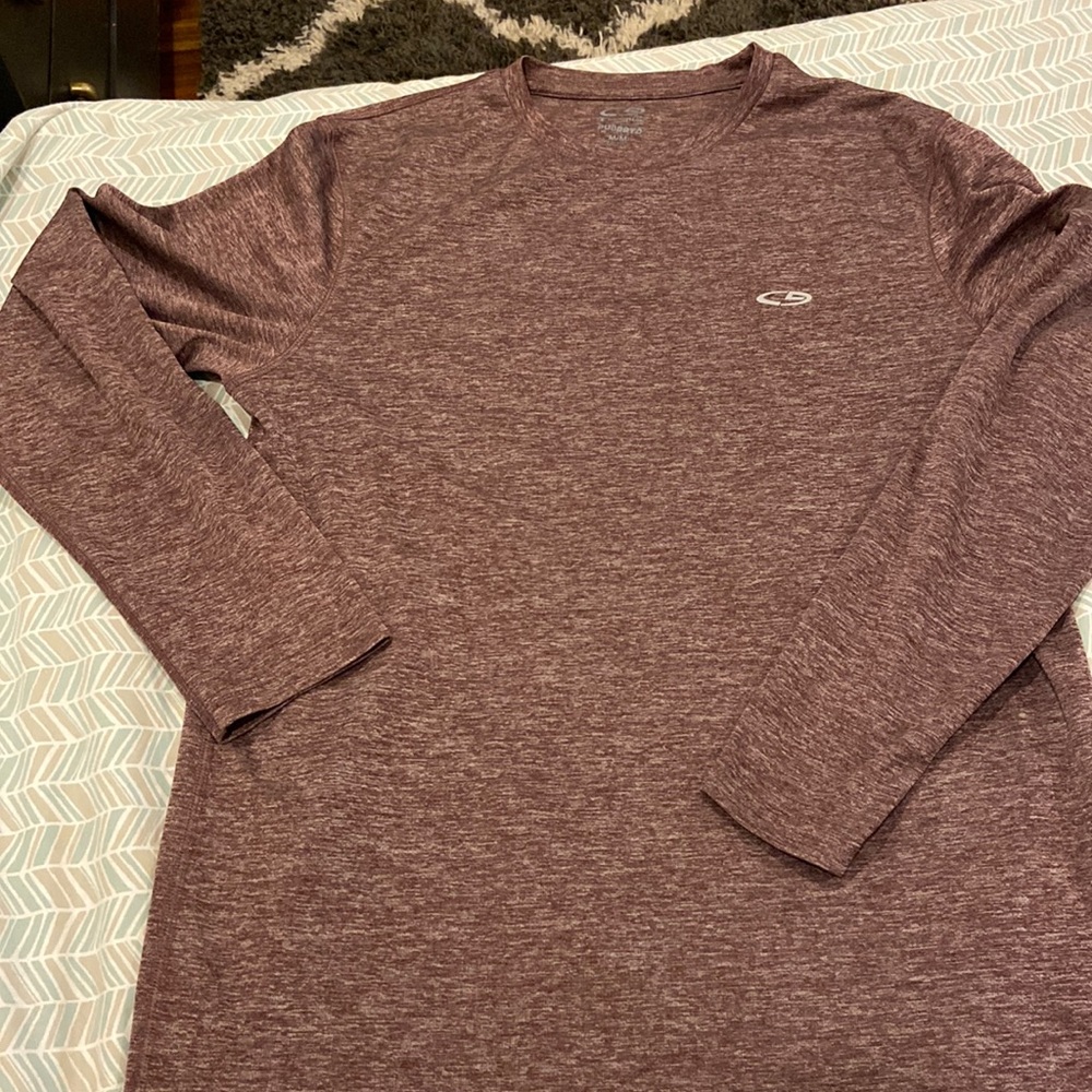 Mens, long sleeve work out shirt, size Medium